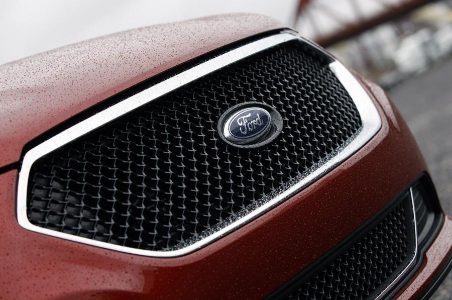  Ford Taurus SHO 2013 года  (фото 2 из 56)